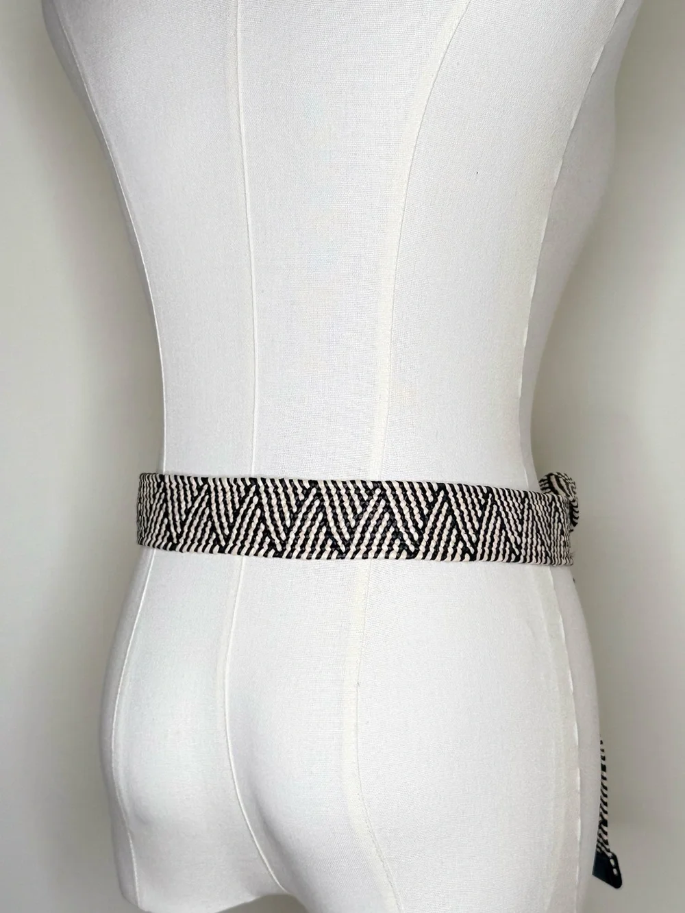 New Look Raffia Black and Cream Woven Geometric Belt with Square Buckle